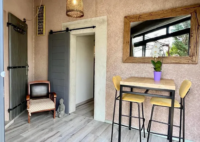 B&B 2 Chambres d'hôtes Gai Félibre avec Piscine et Jacuzzi