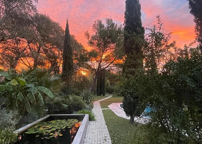 B&B 2 Chambres d'hôtes Gai Félibre avec Piscine et Jacuzzi